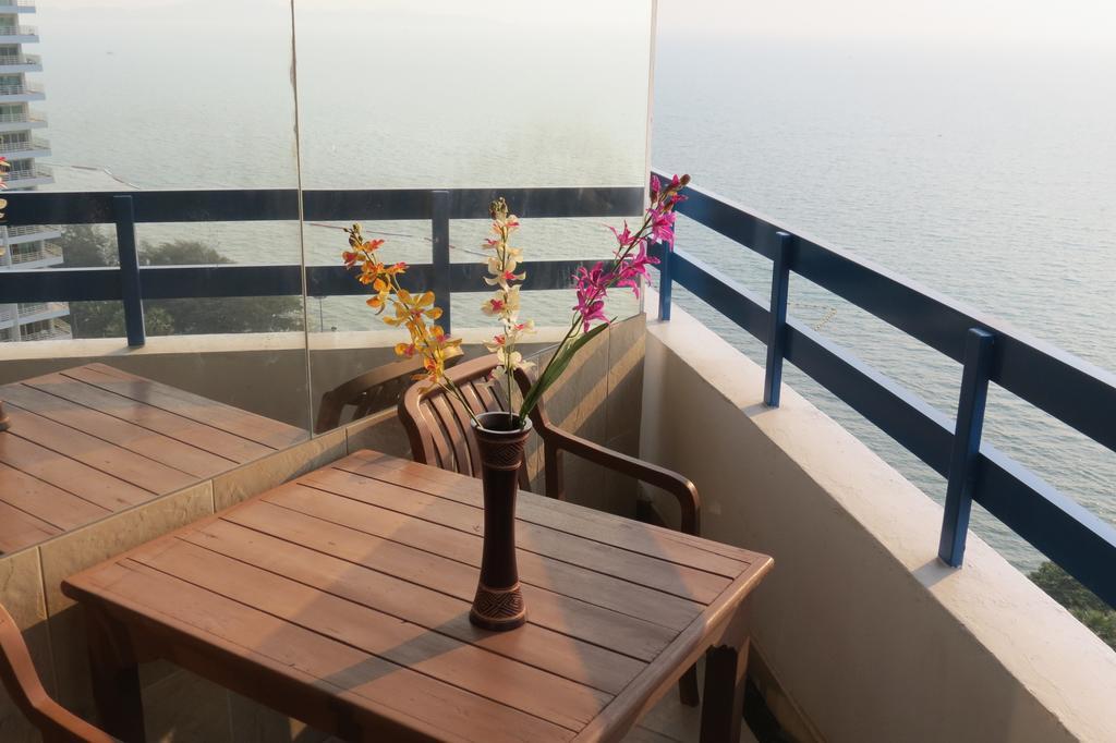 Jomtien Plaza Suite Apartments Habitación foto