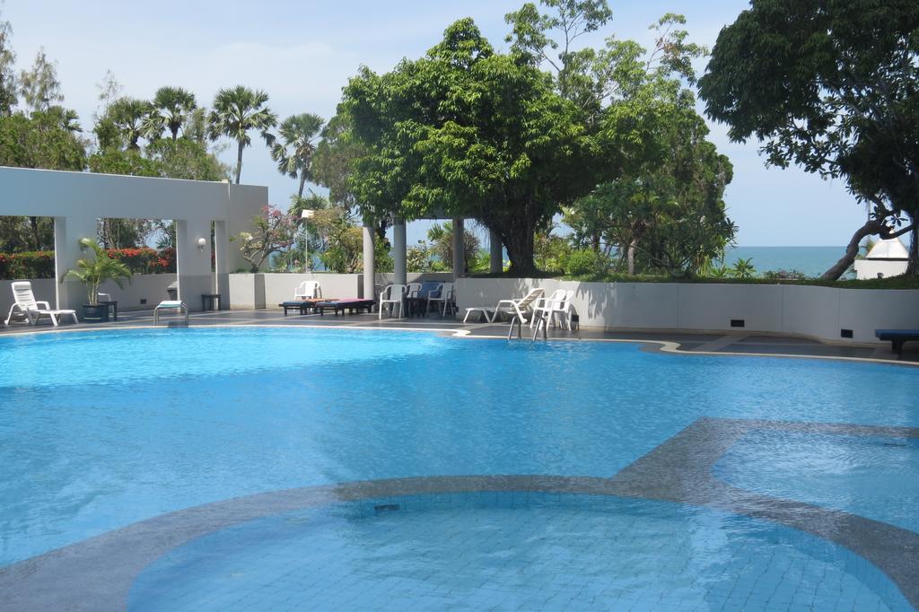 Jomtien Plaza Suite Apartments Exterior foto